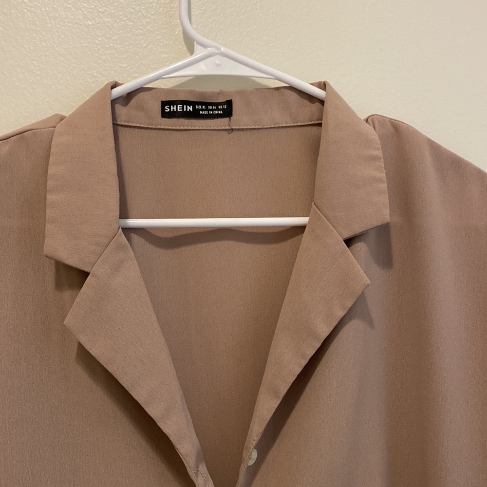Button down top - Picture 2 of 3